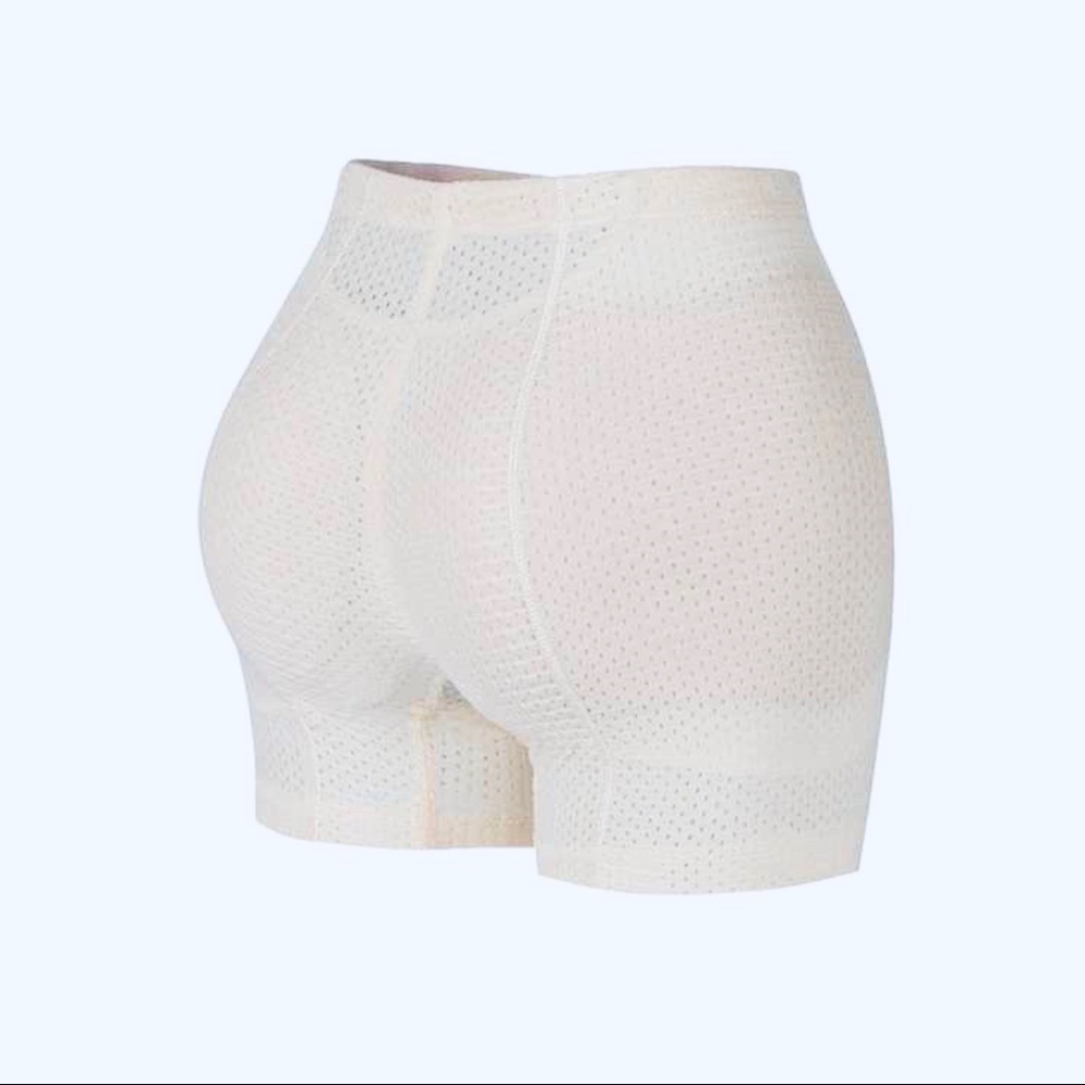 Natural looking butt and hip enhancing spandex